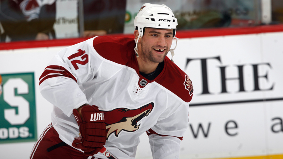ExPhoenix Coyotes forward Paul has signs with Wales