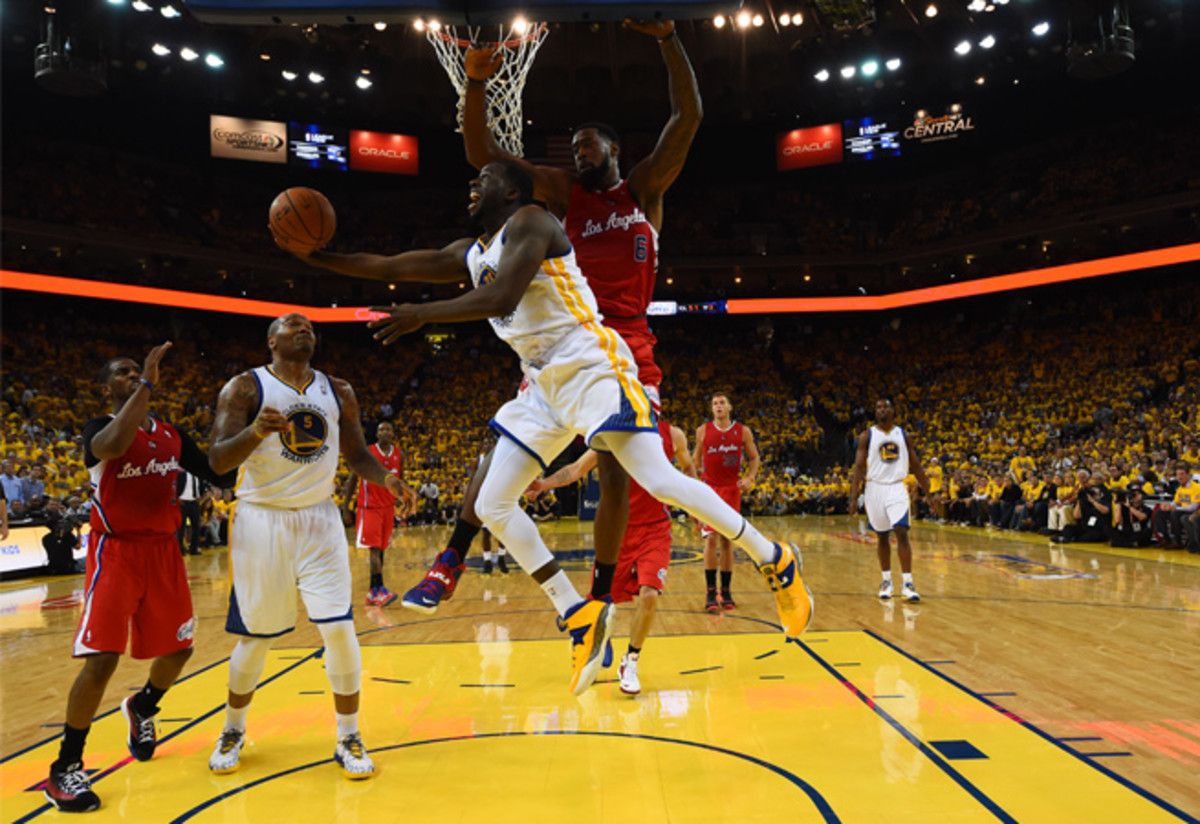 Draymond Green's (center) 14 points and 14 rebounds were a key part of Golden State's Game 6 win.