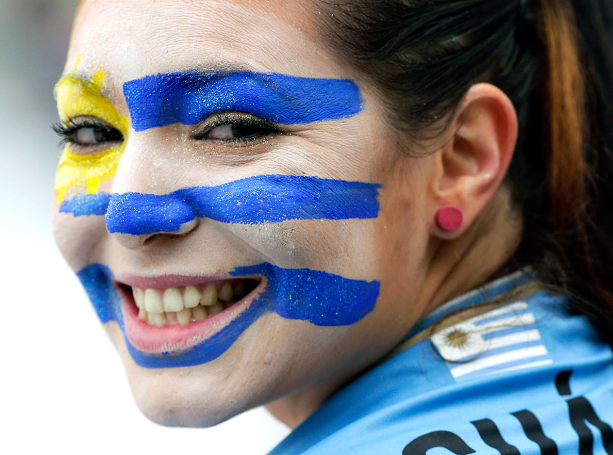uruguay-female-fan.jpg