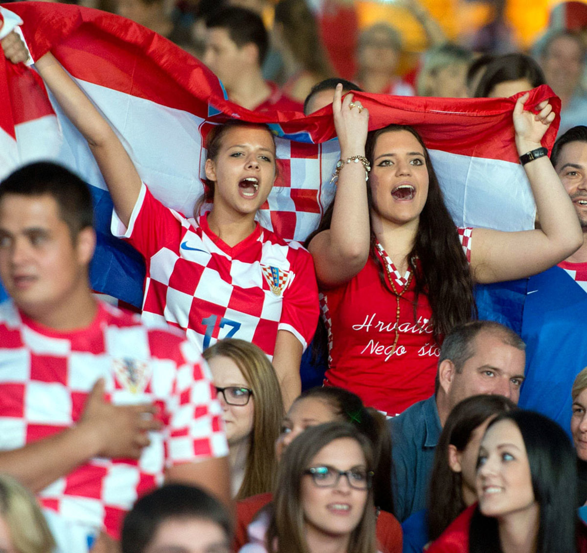 croatia-female-fans.jpg