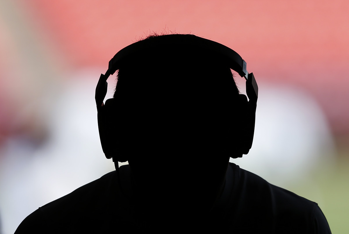 NFL players can no longer wear Beats by Dre headphones on camera