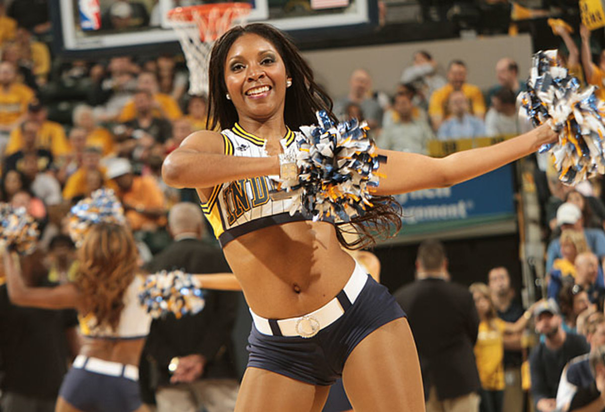 140512155902-indiana-pacers-pacemates-dancers-488681581-10-single-image-cut.jpg