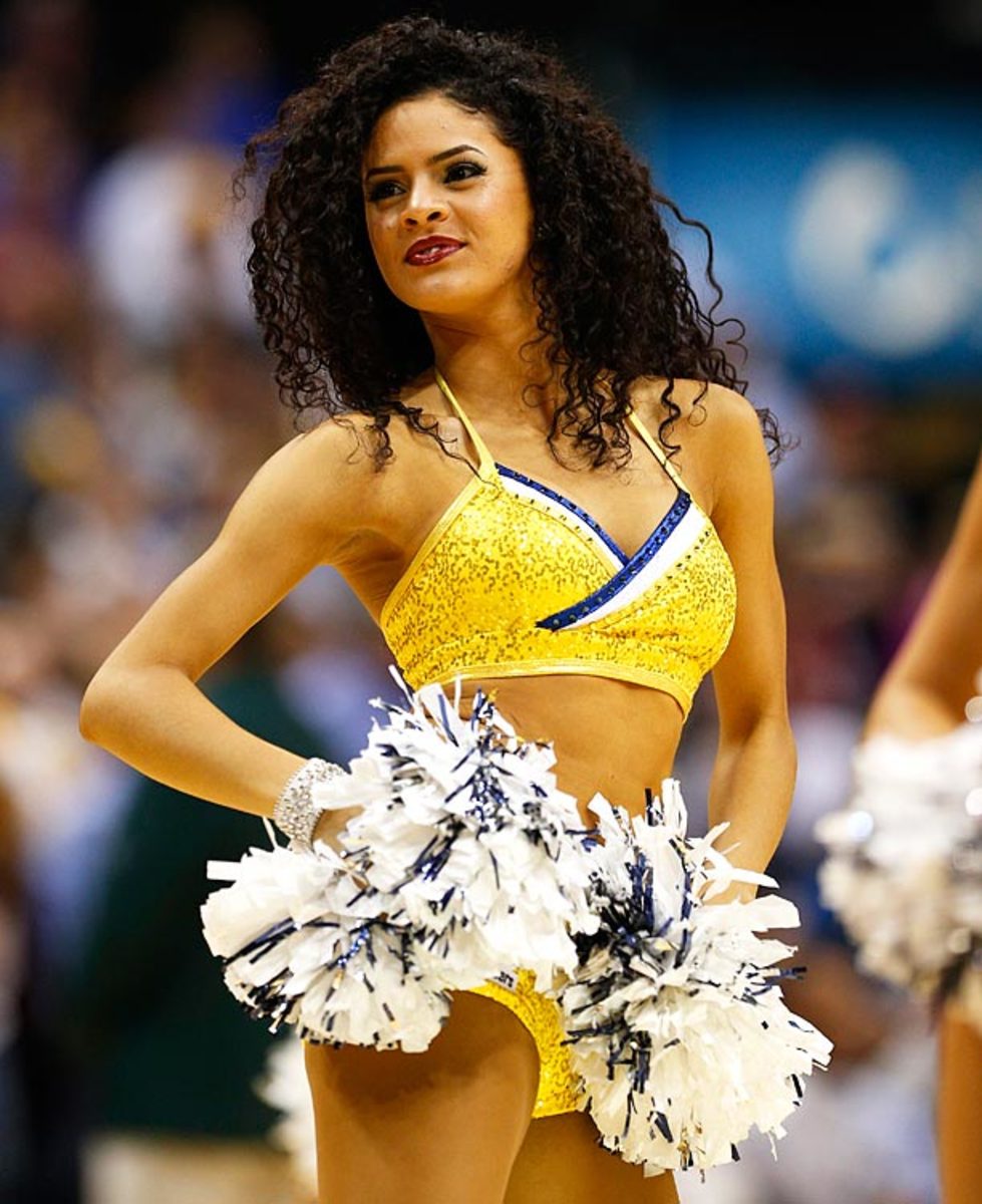 140512155608-indiana-pacers-pacemates-dancers-186252743-10-single-image-cut.jpg