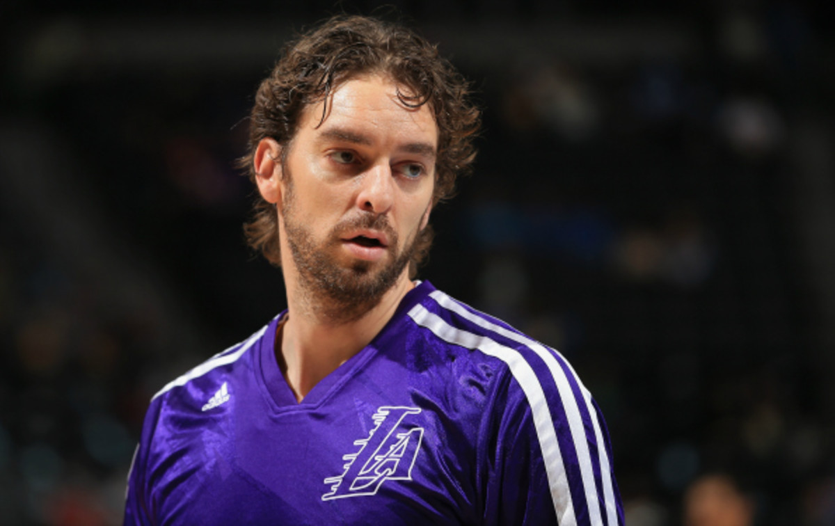 Pau Gasol is averaging 31.9 minutes per game for the Lakers this season. (Doug Pensinger/Getty Images)