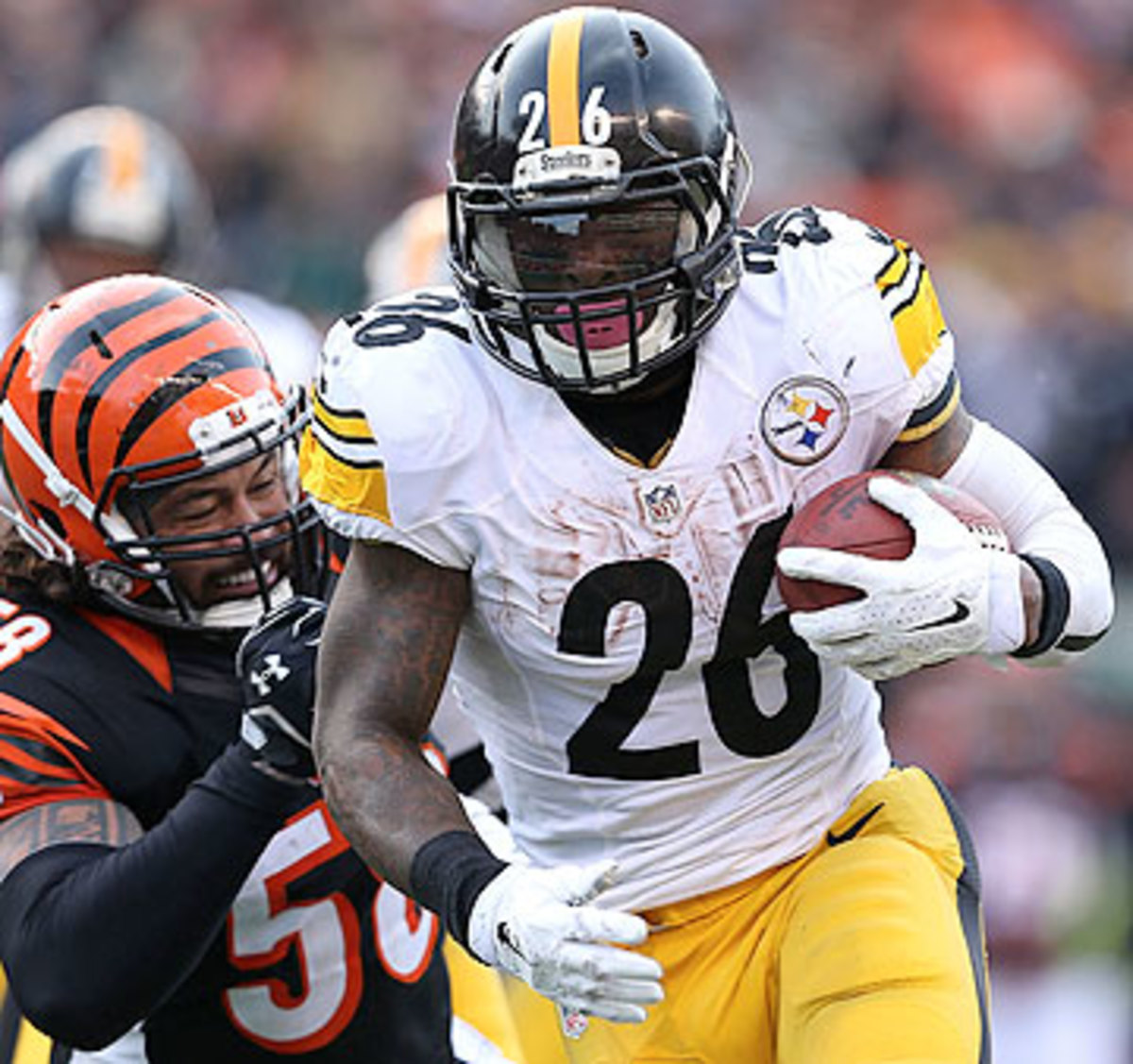Le'Veon Bell rushed for 185 yards in Pittsburgh's 42-21 win over Cincy in Week 14. (Andy Lyons/Getty Images)