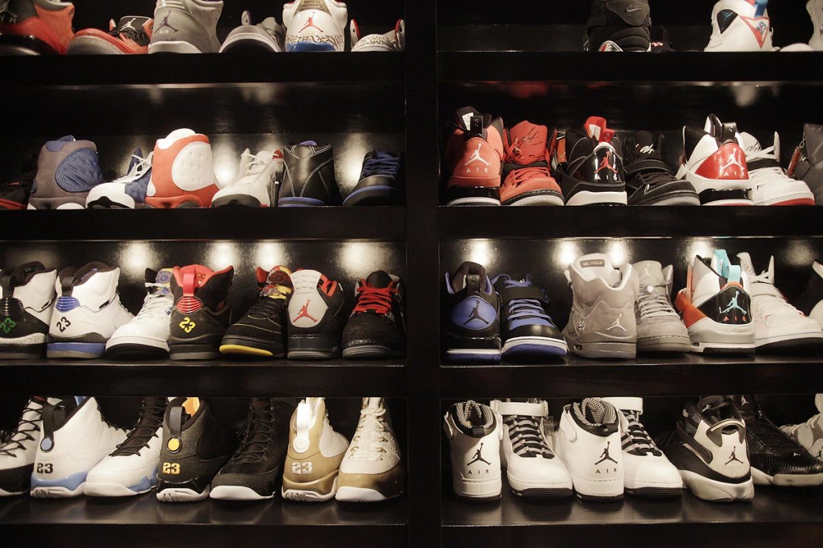 PHOTOS] Guinness World Record Sneaker Collection – Footwear News