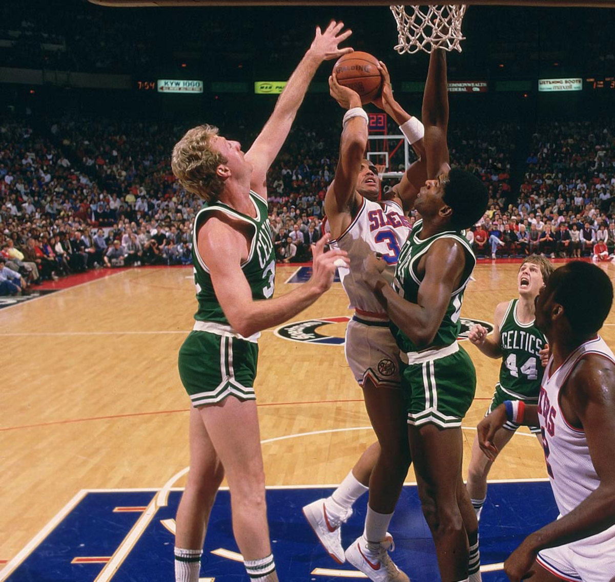 1984-1212-Charles-Barkley-Larry-Bird-Robert-Parrish-001093650.jpg