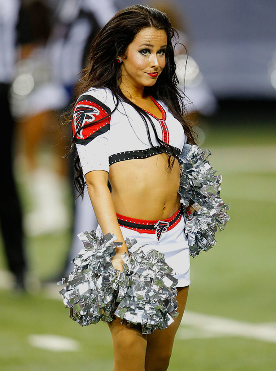 Atlanta-Falcons-cheerleaders-488150814_0233_Titans_at_Falcons.jpg