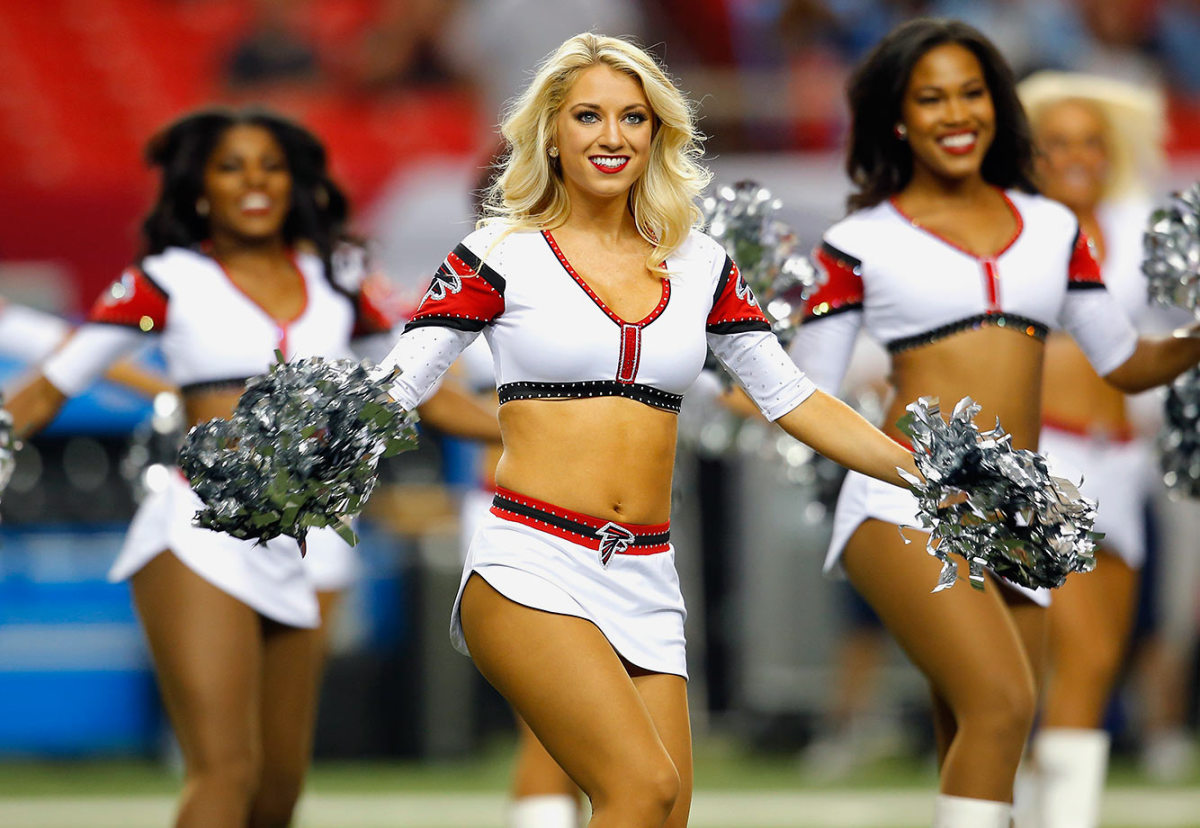 Atlanta-Falcons-cheerleaders-488150814_0216_Titans_at_Falcons.jpg