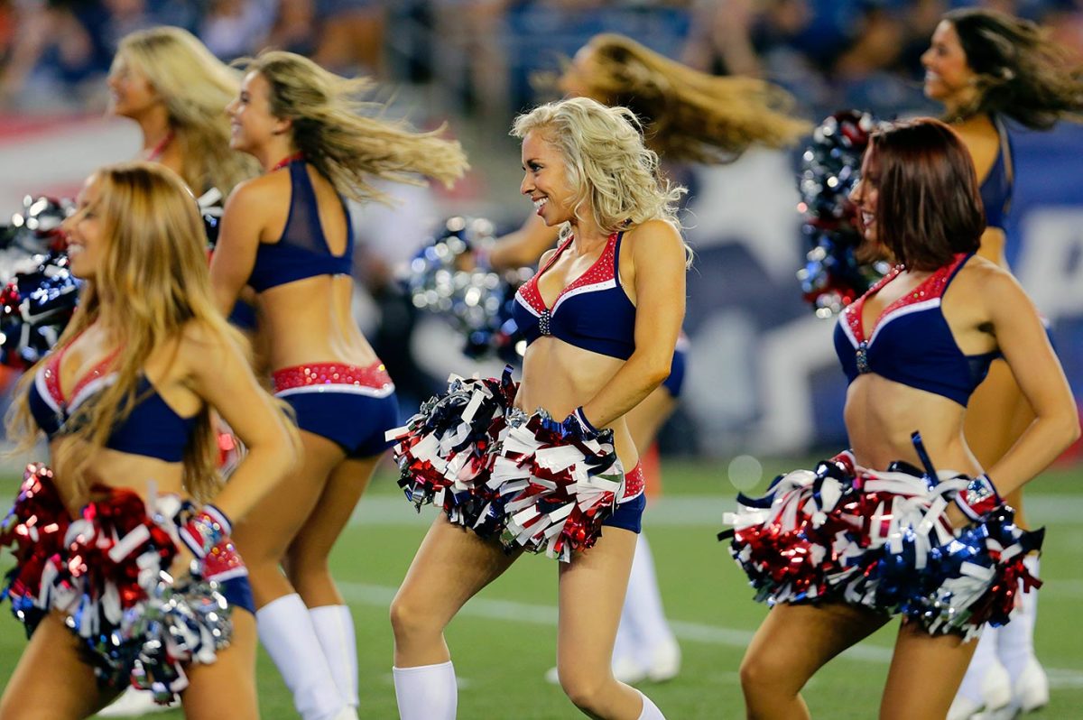 New-England-Patriots-cheerleaders-AP_312670688135.jpg