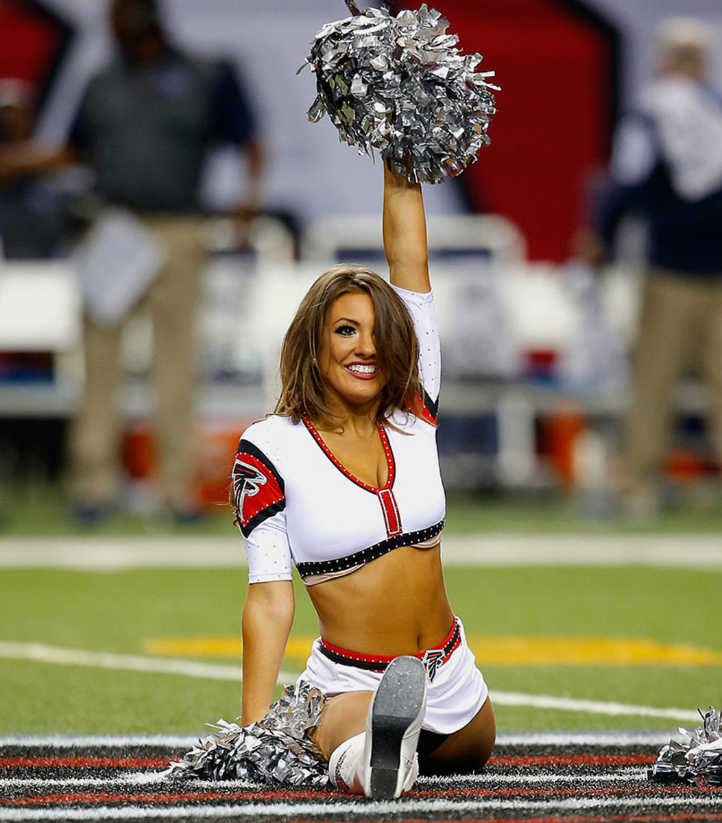 Atlanta-Falcons-cheerleaders-488150814_0224_Titans_at_Falcons.jpg