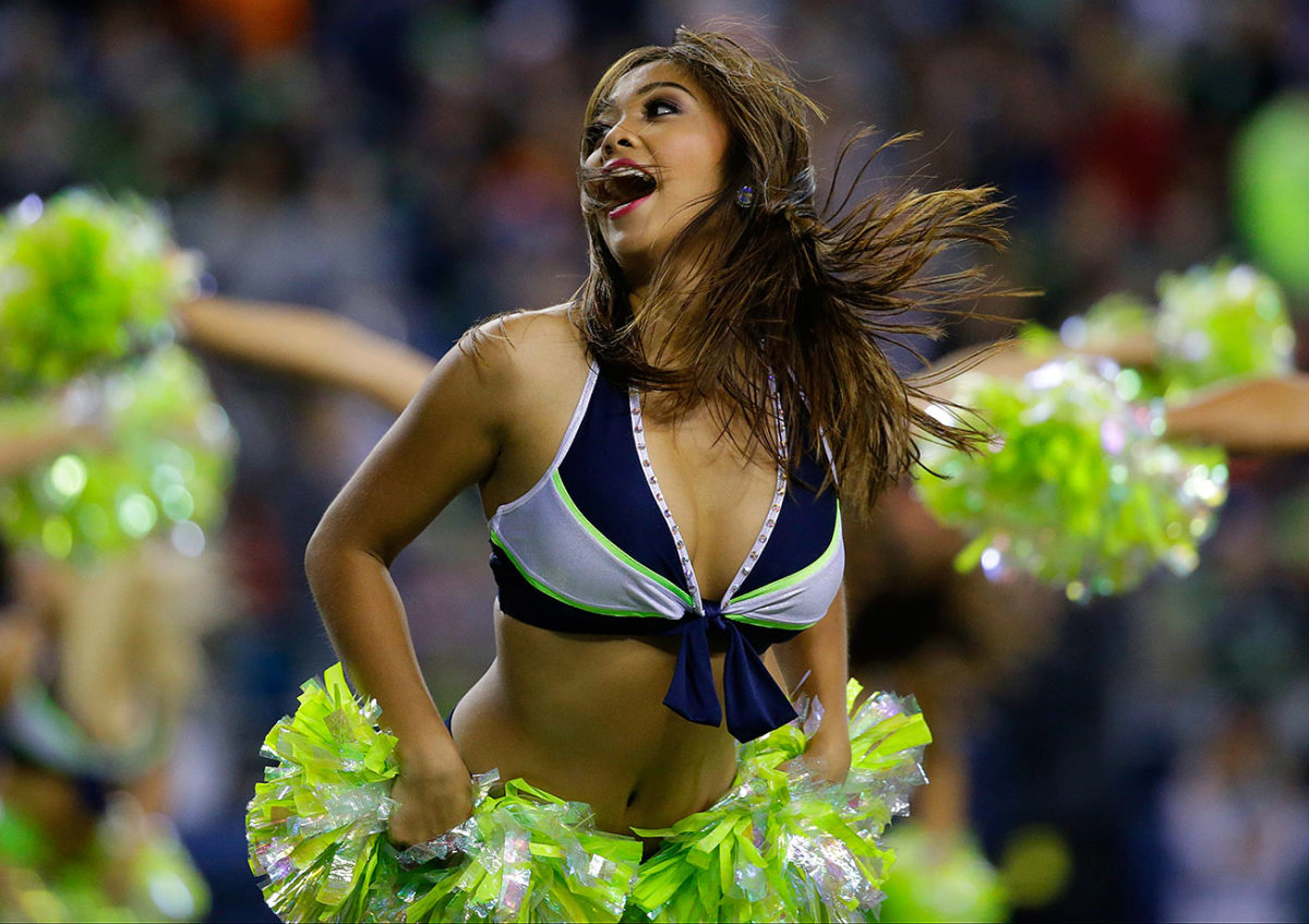 Seattle-Seahawks-Sea-Gals-cheerleaders-AP_895679491675.jpg