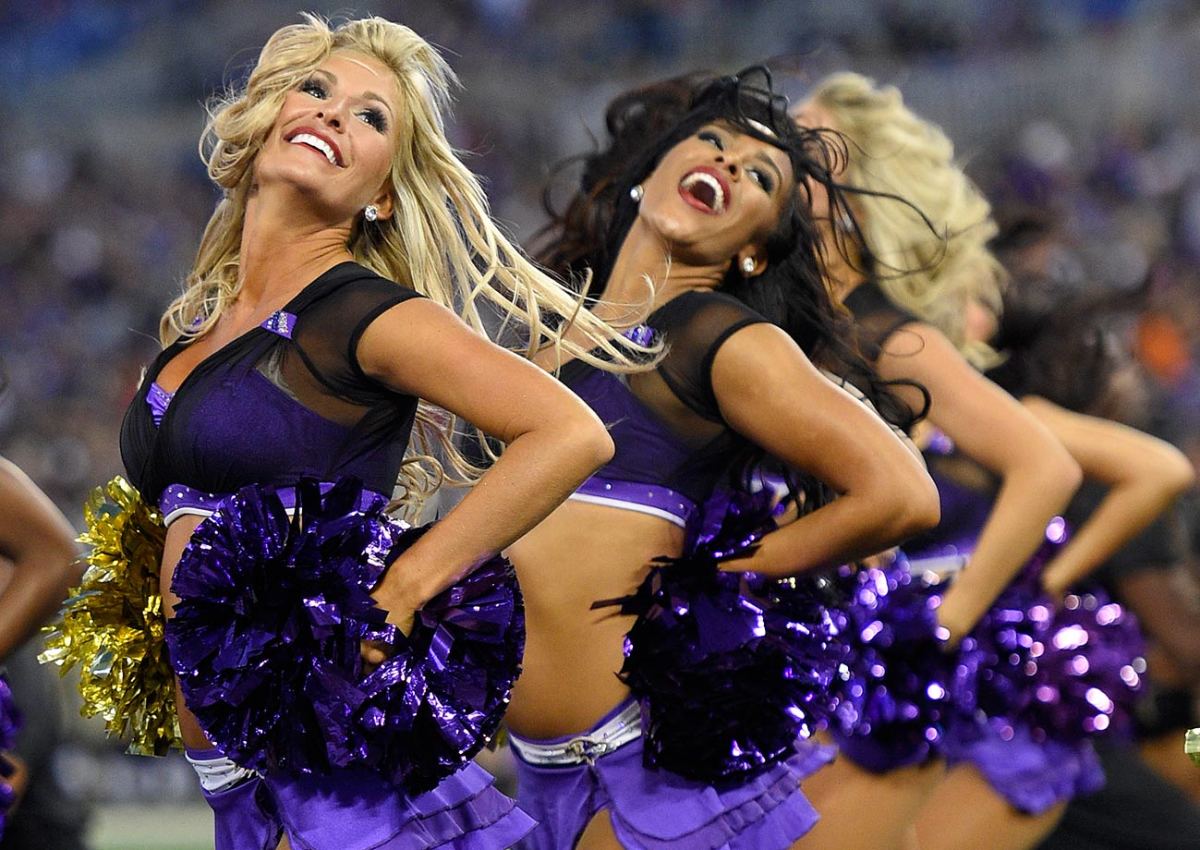 Baltimore-Ravens-cheerleaders-AP_480755166156.jpg