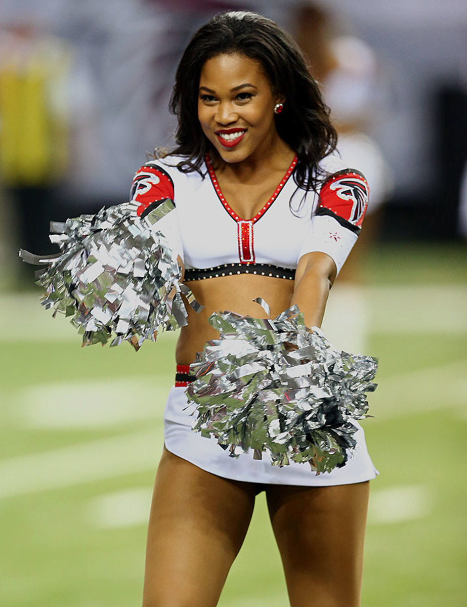 Atlanta-Falcons-cheerleaders-AP_487144261231.jpg
