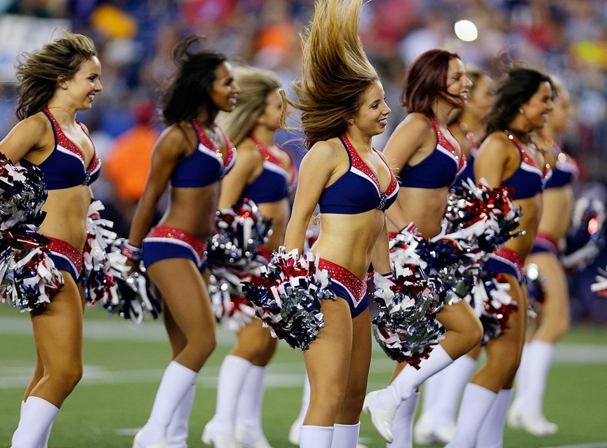 New-England-Patriots-cheerleaders-AP_765178654098.jpg