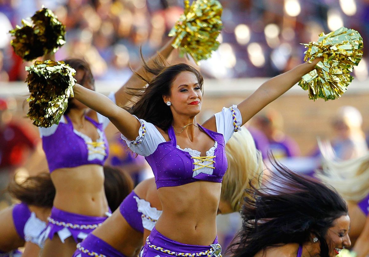 Minnesota-Vikings-cheerleaders-AP_849049536536.jpg