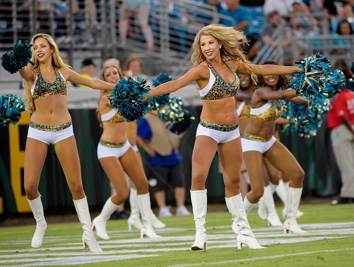 Jacksonville-Jaguars-Roar-cheerleaders-AP_361846217761.jpg