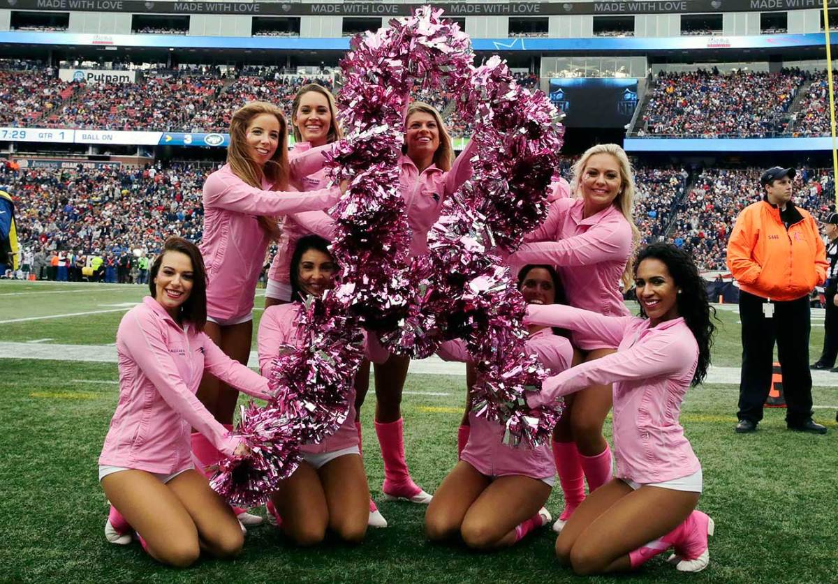 New-England-Patriots-cheerleaders-AP_625097255781.jpg