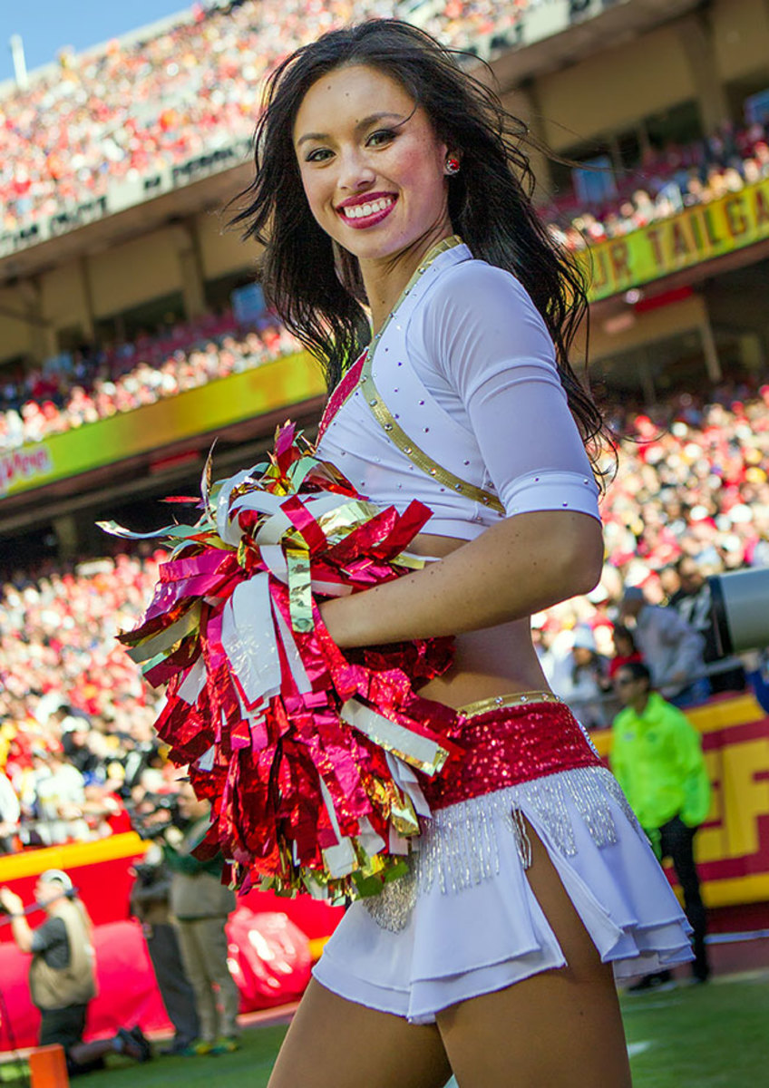 Kansas-City-Chiefs-cheerleaders-CBG1510250487_Steelers_at_Chiefs.jpg