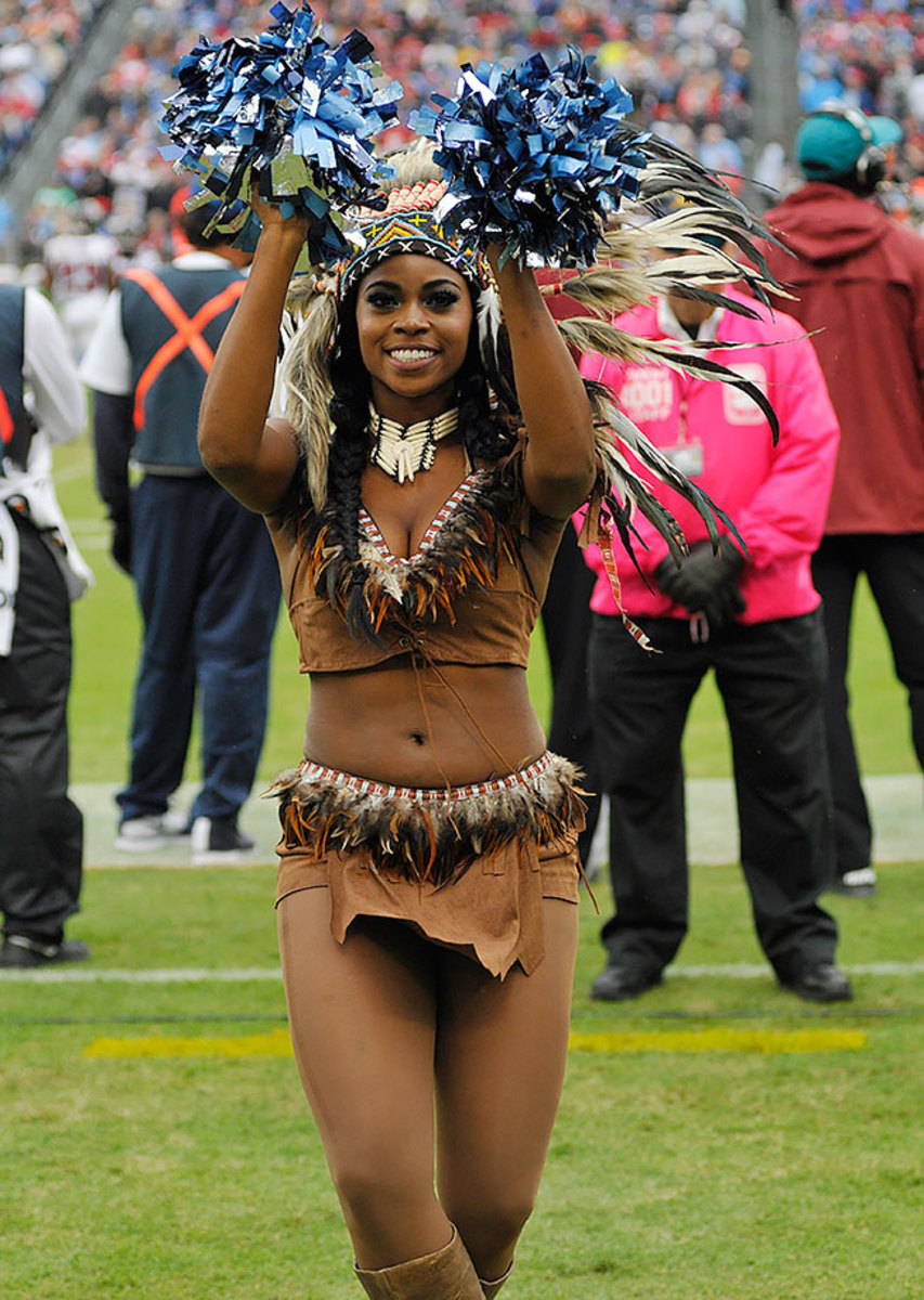 Tennessee-Titans-cheerleaders-ccr151025005_Falcons_at_Titans.jpg