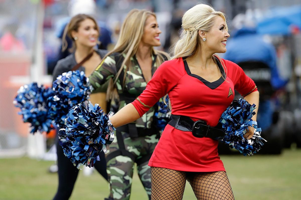 Tennessee-Titans-cheerleaders-AP_911731222956.jpg