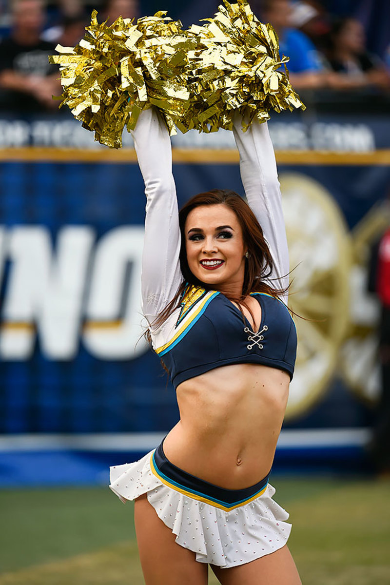 San-Diego-Charger-Girls-cheerleaders-AP_219416202002.jpg