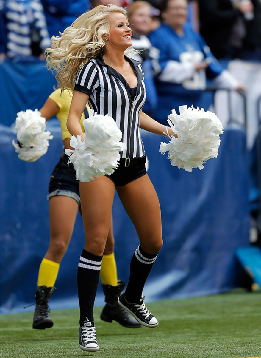 Indianapolis-Colts-cheerleaders-DBF2015102526_Saints_at_Colts_10_25_15.jpg