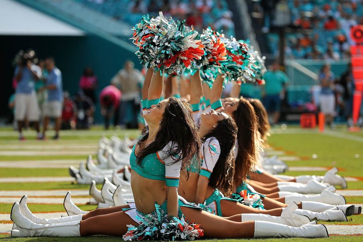 Miami-Dolphins-cheerleaders-494237480.jpg