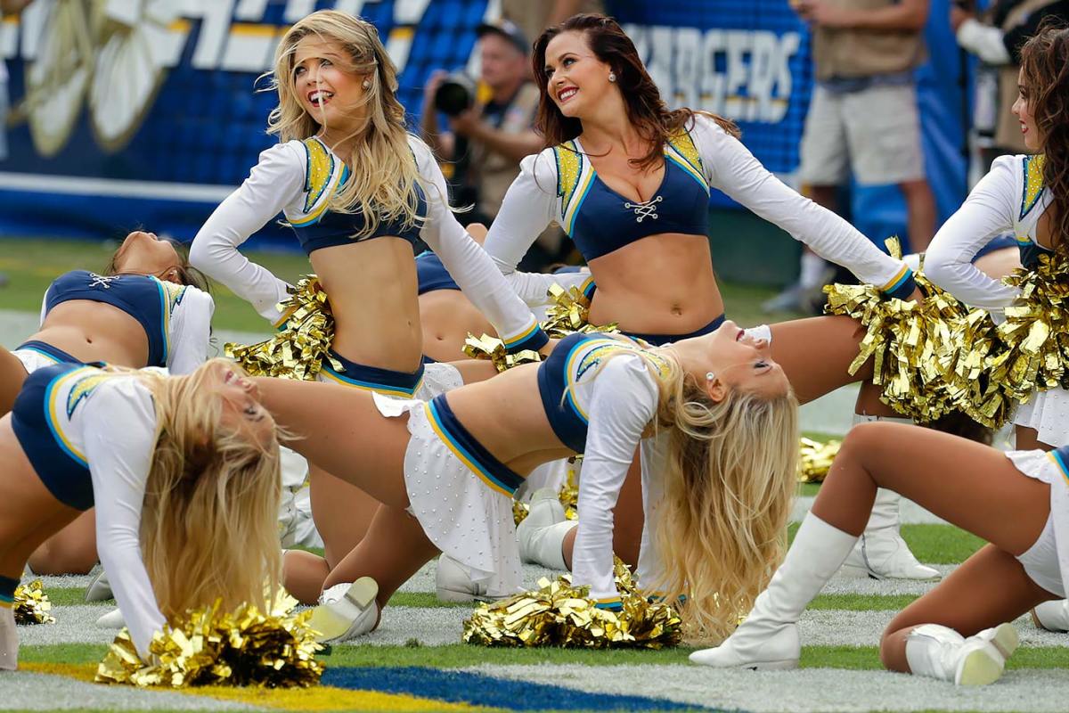 San-Diego-Charger-Girls-cheerleaders-AP_480781152914.jpg