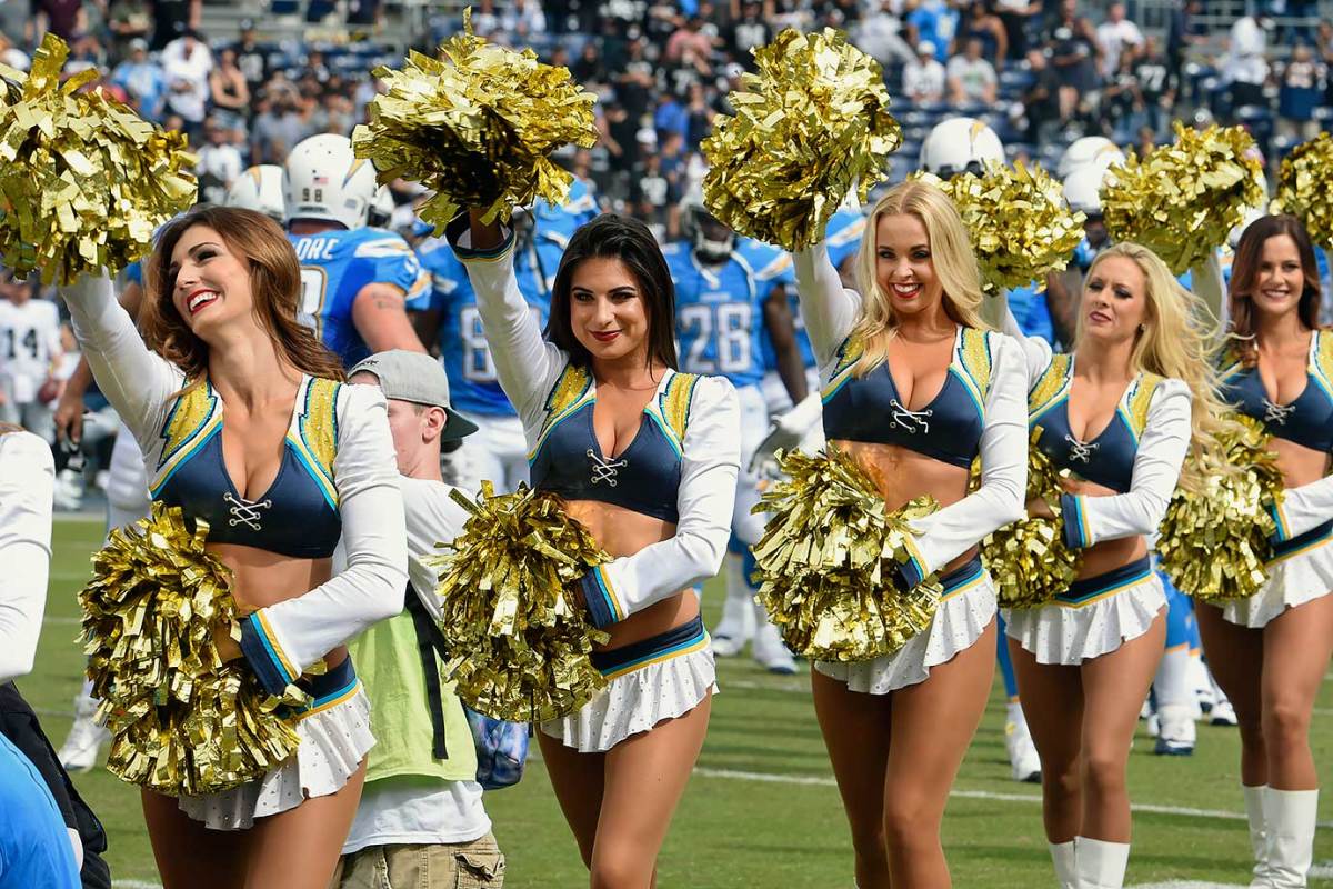 San-Diego-Charger-Girls-cheerleaders-AP_423611264031.jpg