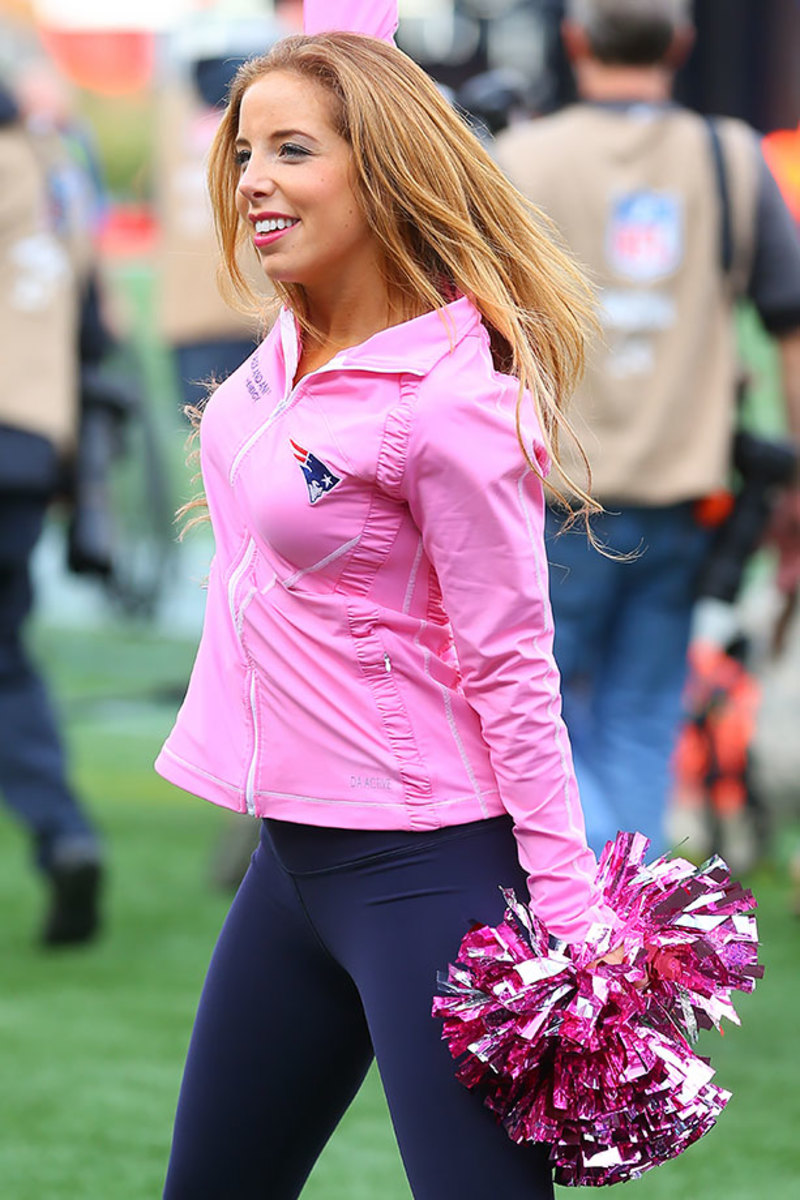 New-England-Patriots-cheerleaders-CGV102515619_Patriots_Jets.jpg