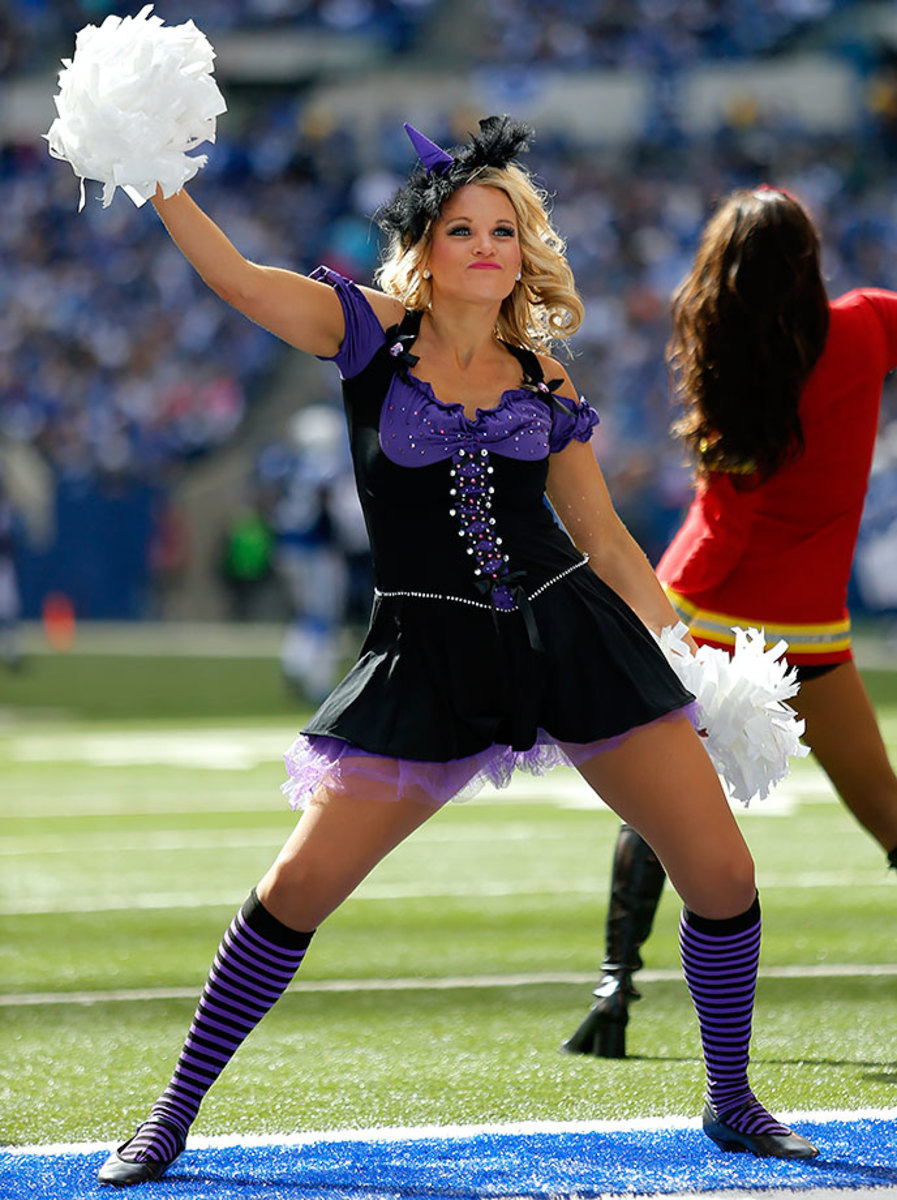 Indianapolis-Colts-cheerleaders-DBF2015102530_Saints_at_Colts_10_25_15.jpg