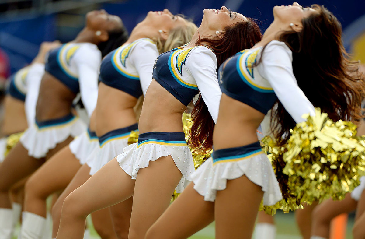 San-Diego-Charger-Girls-cheerleaders-494275700.jpg