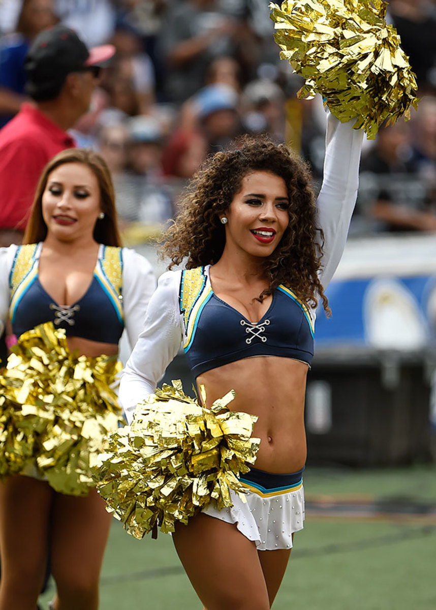 San-Diego-Charger-Girls-cheerleaders-AP_501968742935.jpg