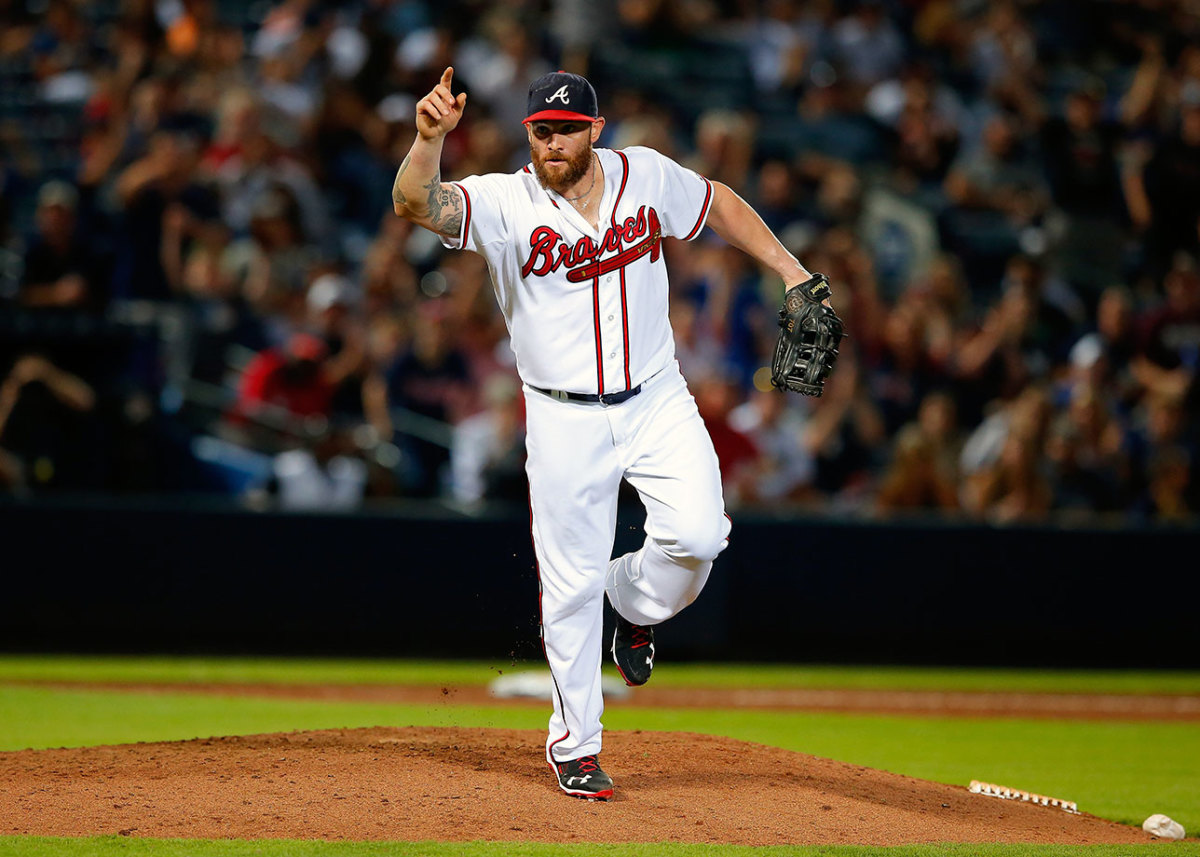 2015-0828-Jonny-Gomes-pitching.JPG
