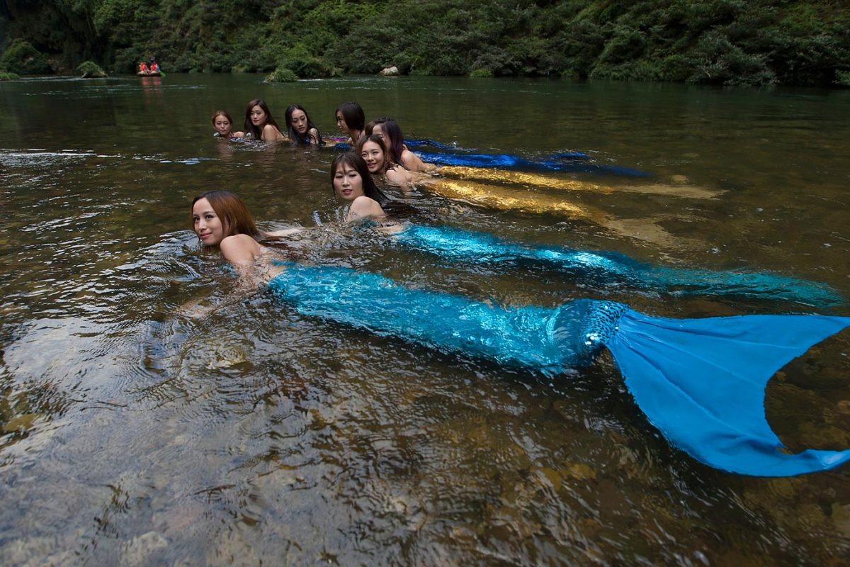 china-mermaids-482913228.jpg
