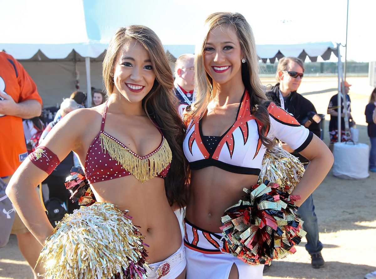 02-Pro_Bowl_Cheer-BY5_4786_0.jpg