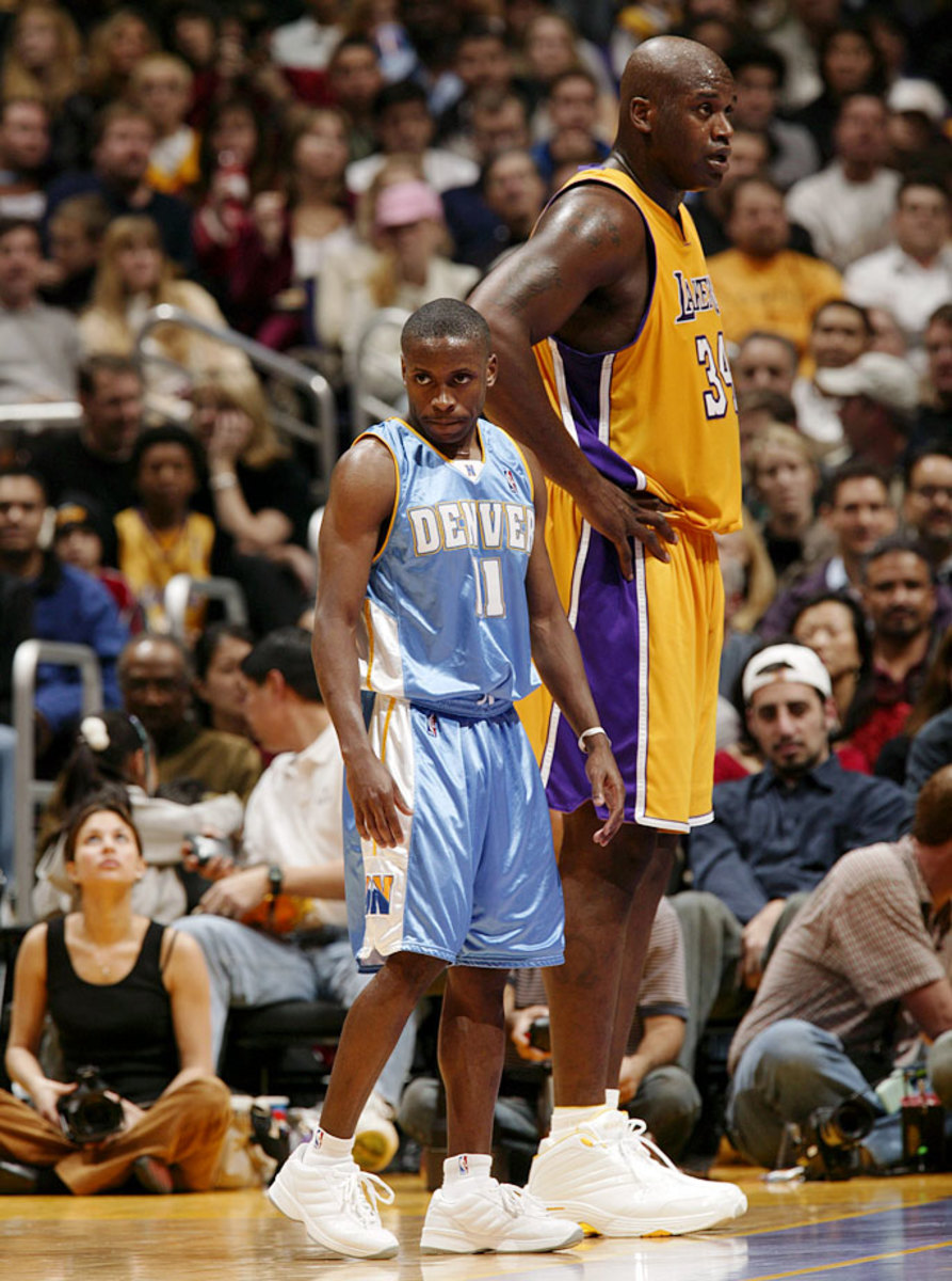 Shaquille-O'Neal-Earl-Boykins-017076377.jpg