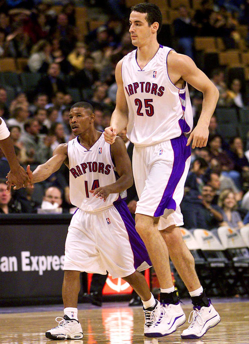 Shaq looks small next to Yao Ming - Sports Illustrated