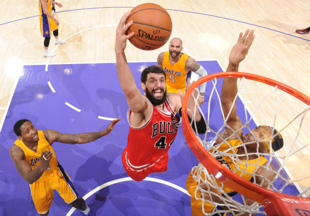 Nikola Mirotic bulls