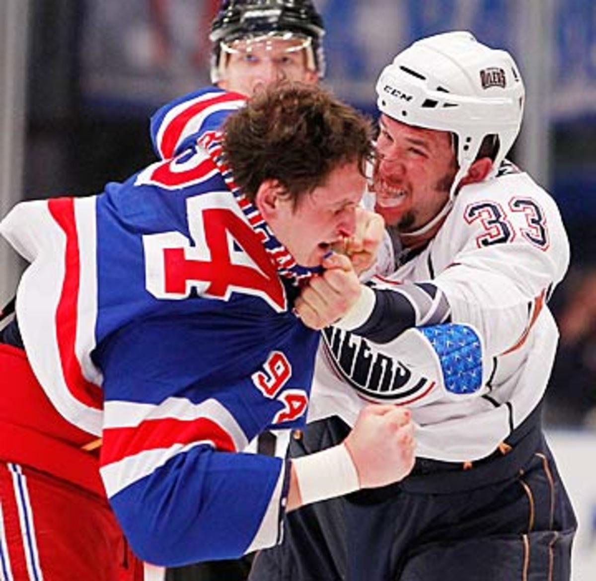 derek-boogaard-fight-Paul-Bereswill.jpg