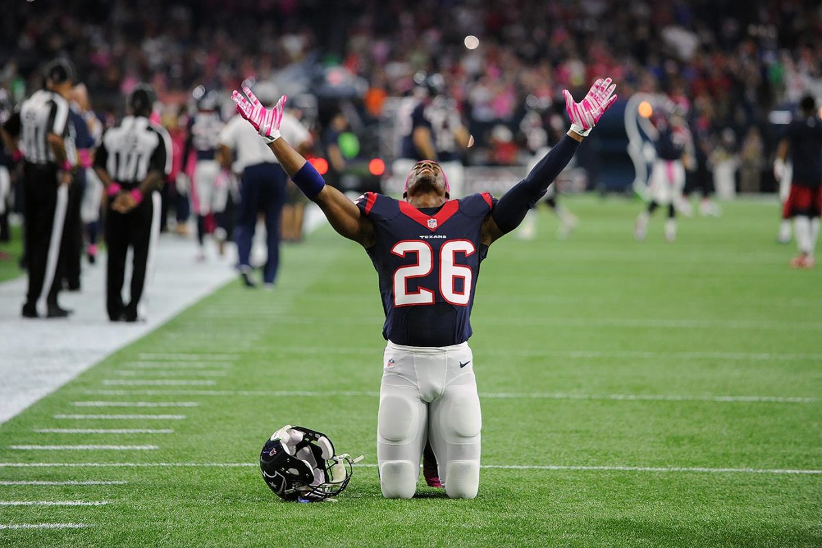 VIEWFINDER Scenes from the NFL's Pink October 2015 Sports Illustrated