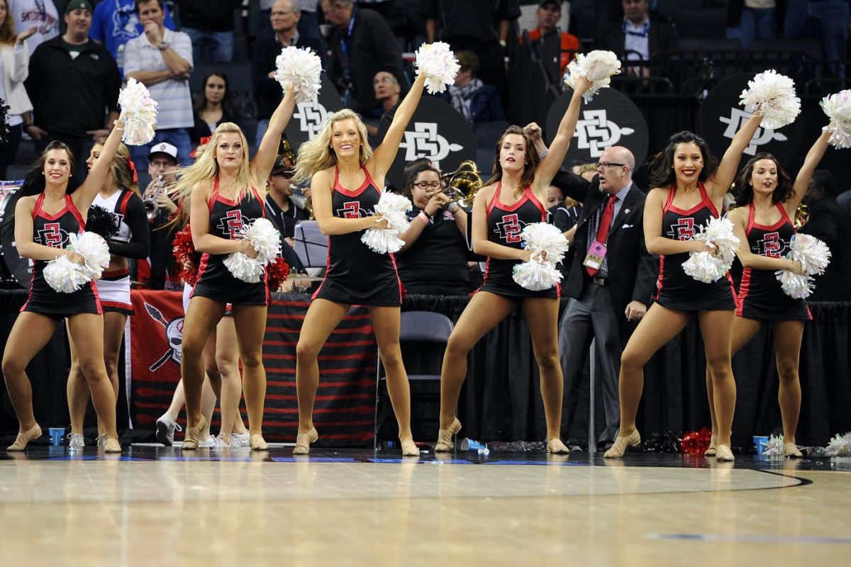 San-Diego-State-cheerleaders-467330738_10.jpg