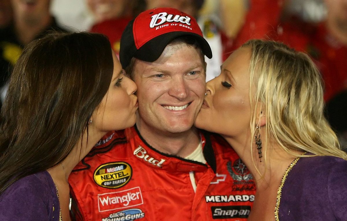 Dale-Earnhardt-Jr-Victory-Lane-kisses.jpg