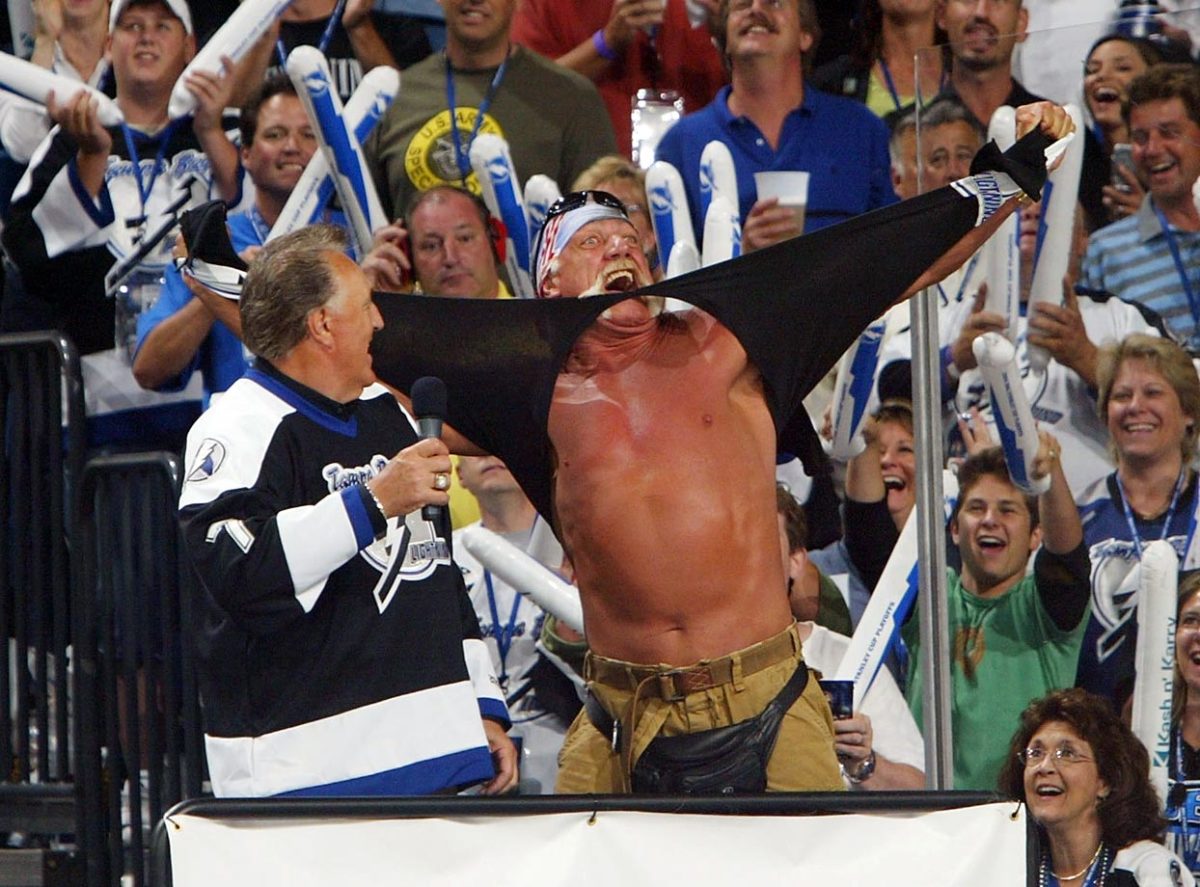 2004-hulk-hogan-phil-esposito.jpg