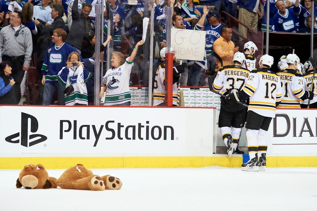 2011-bruins-decapitated-bear-op1x-14670.jpg