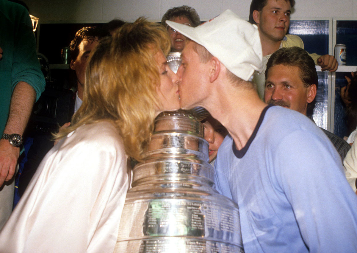 1988-gretzky-jones.jpg