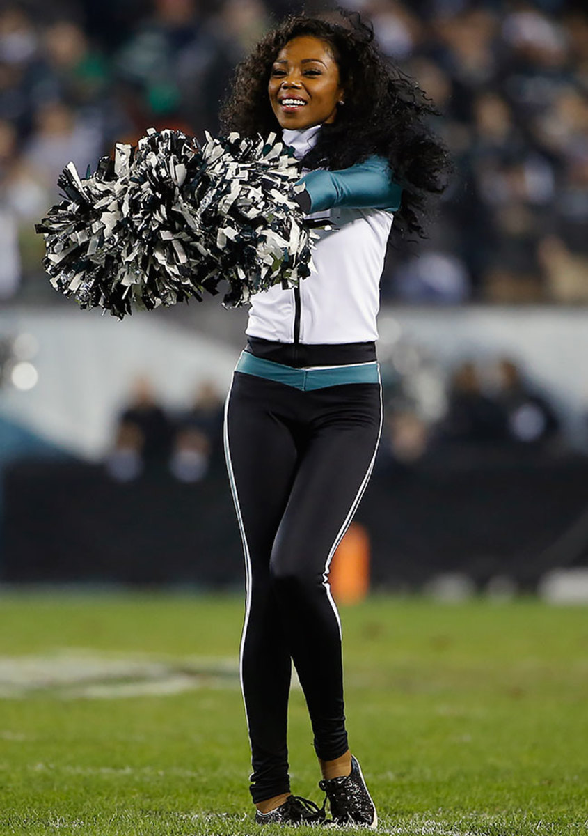 Philadelphia-Eagles-cheerleaders-AP_452978641566.jpg
