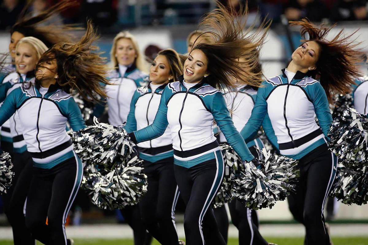Philadelphia-Eagles-cheerleaders-AP_924595473555.jpg