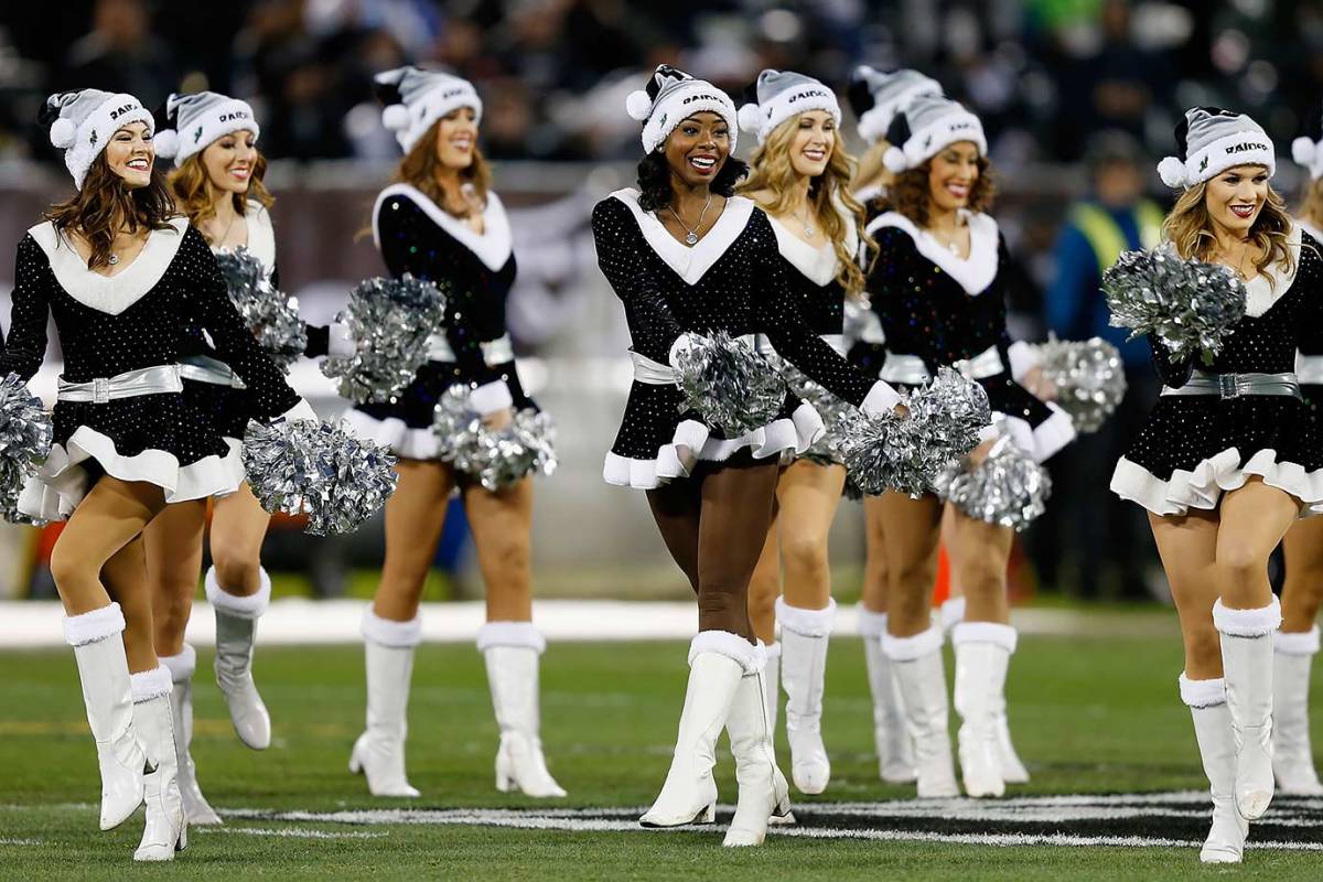 Oakland-Raiders-Raiderettes-cheerleaders-GettyImages-502629382_master.jpg
